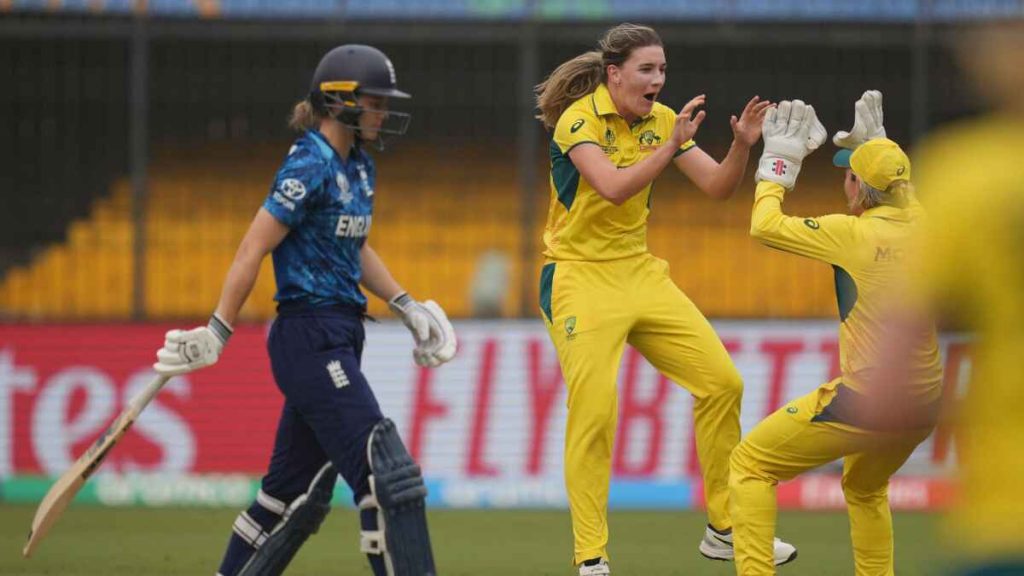 Australia’s Annabel Sutherland (centre) celebrates an England wicket