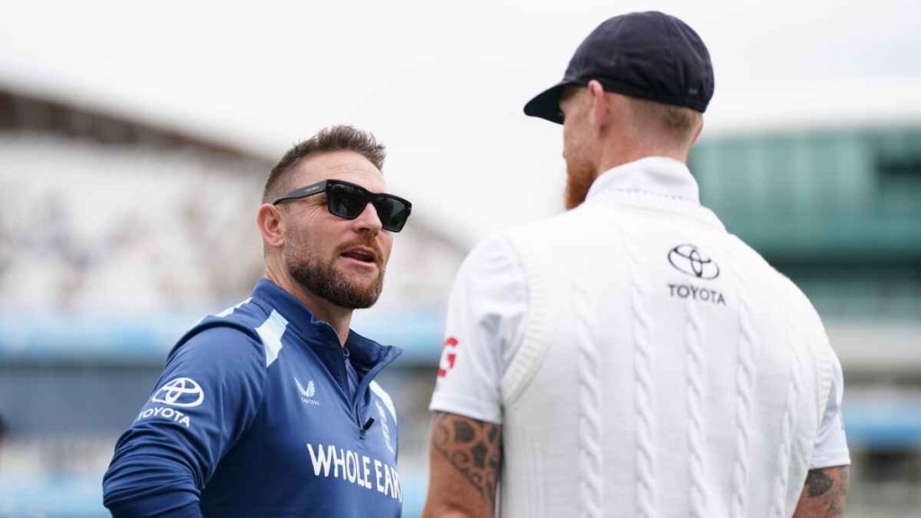 Brendon McCullum (left) talks to England captain Ben Stokes (right).