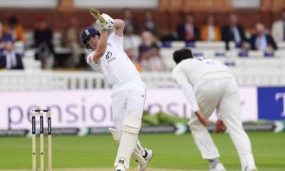 Dan Lawrence hits a stunning six over the covers