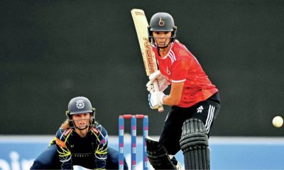 Emma Jones kept her head to win the game for The Blaze with a boundary off the last ball.