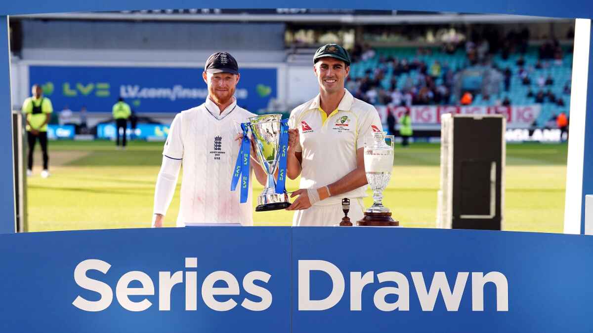 England captain Ben Stokes and Australia captain Pat Cummins with the shared trophy after drawing the 2023 Ashes series