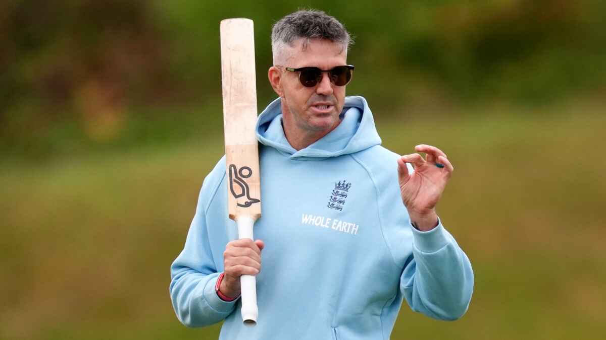 England coaching mentor Kevin Pietersen runs the rule over training.