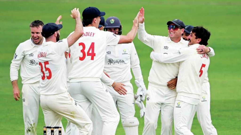 Glamorgan celebrate victory over Hampshire