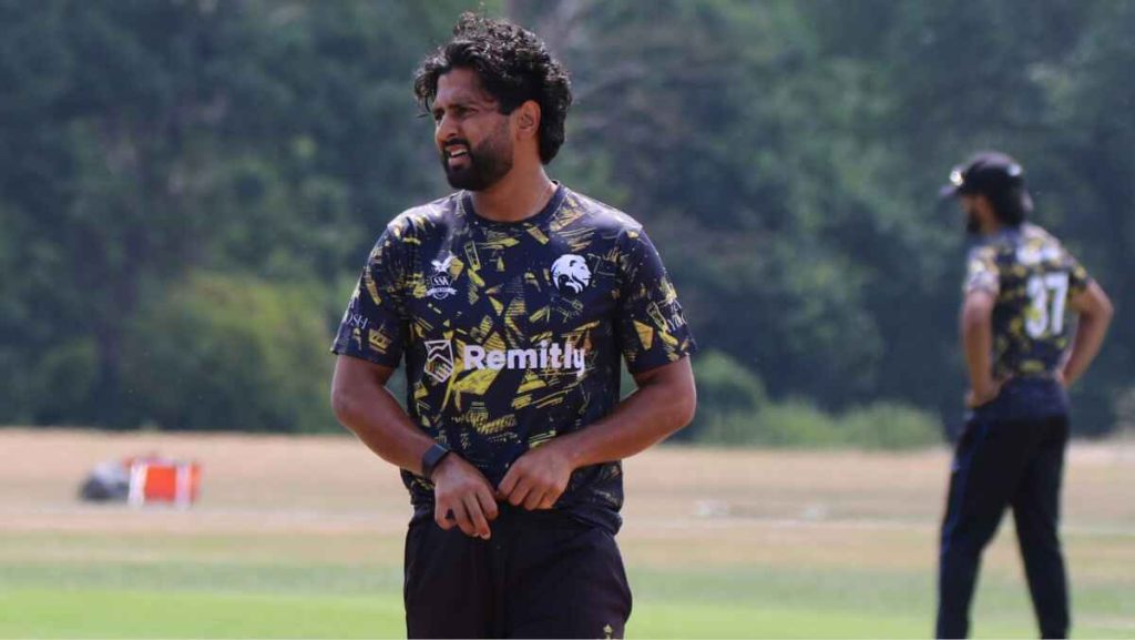 All-rounder Hishaam Khan has joined Surrey for the remainder of their Metro Bank One-Day Cup campaign.