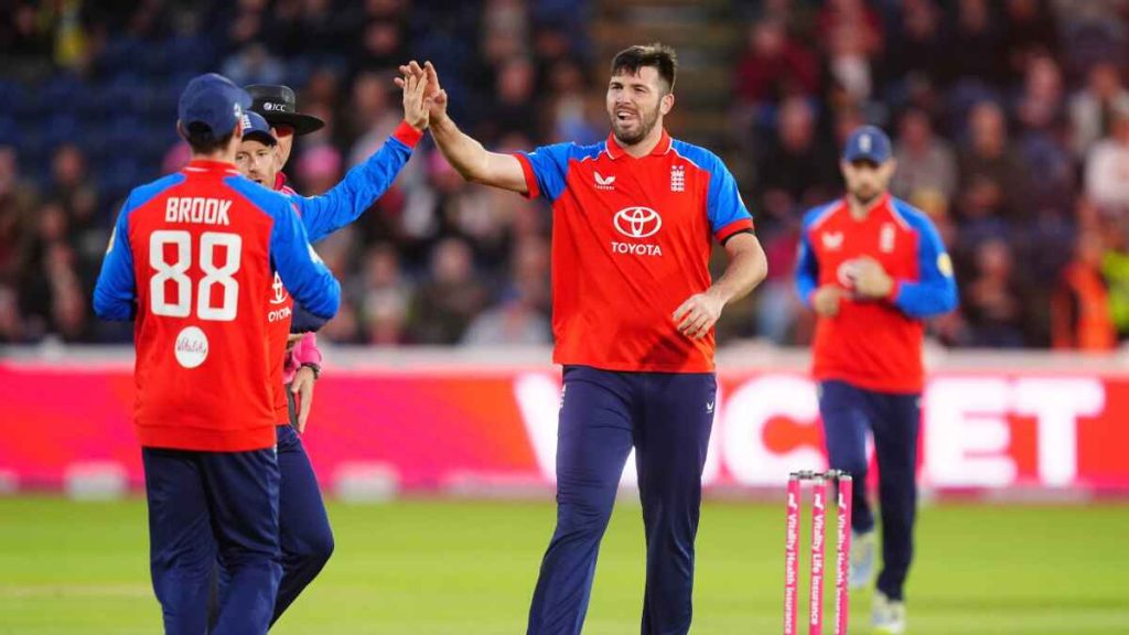 England’s Jamie Overton (right) celebrates after taking the wicket of Sri Lanka’s Pathum Nissanka.