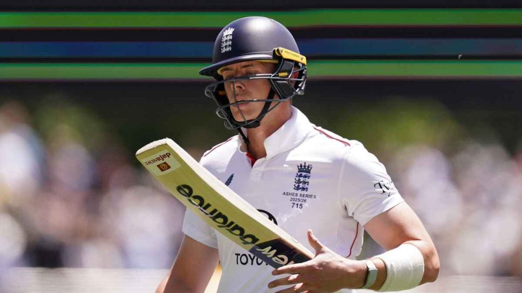 Jamie Smith looks at his bat after being dismissed