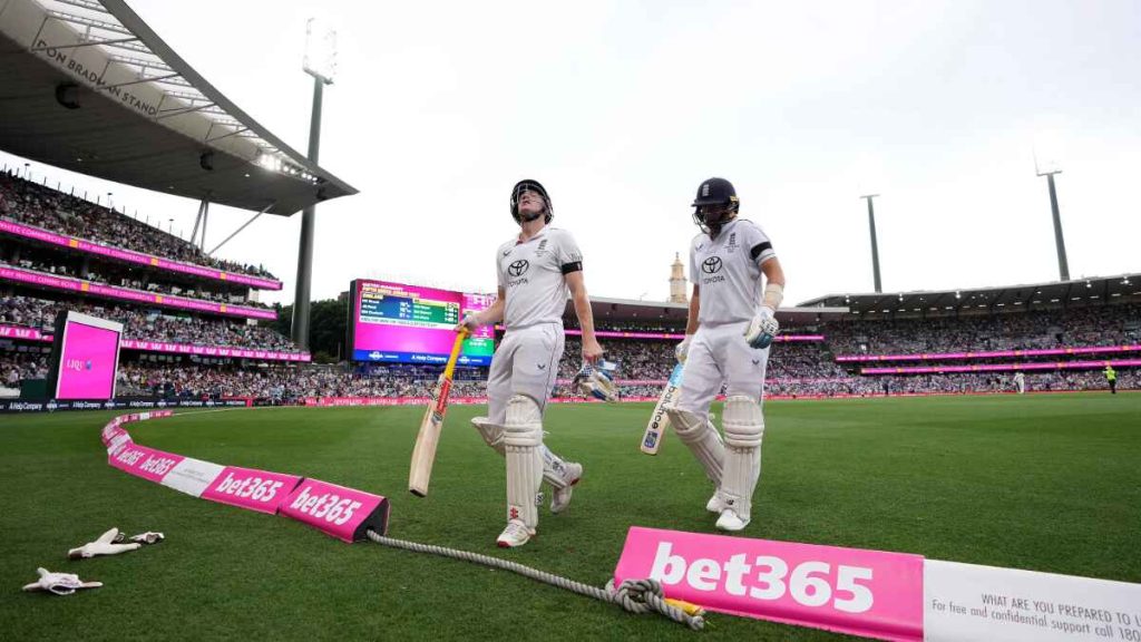 Australia v England – NRMA Insurance Ashes Series 2025 – Fifth Test – Day One – Sydney Cricket Ground