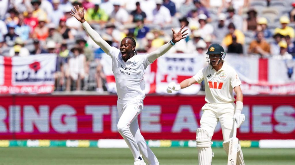 Jofra Archer appeals for a wicket