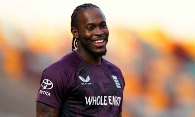 Jofra Archer trains with England at the The Gabba.
