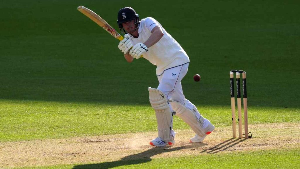 Jordan Cox batting for England