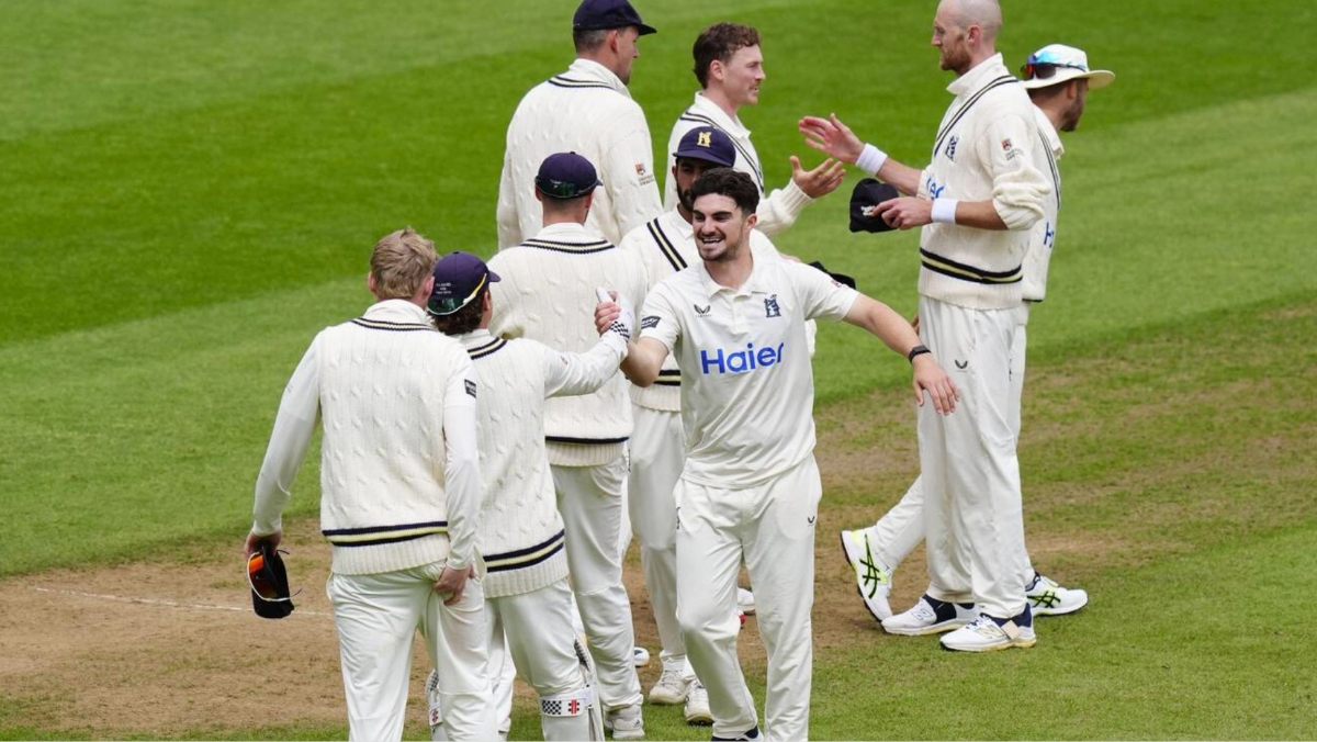 Jordan Thompson had his most effective game of the season for Warwickshire against his old teammates