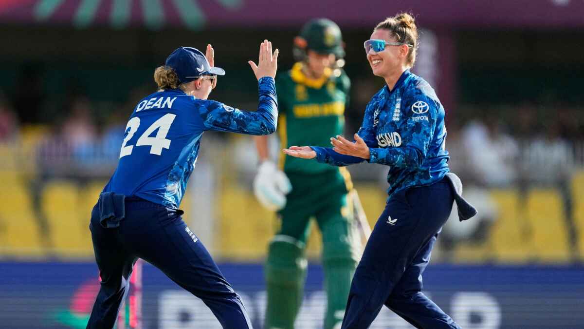 Linsey Smith, right, celebrates the dismissal of South Africa’s Marizanne Kapp with team-mate Charlie Dean