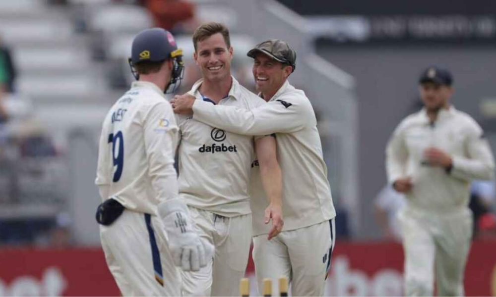 Luis Reece (middle) topped both the batting and the bowling averages in 2025 for Derbyshire