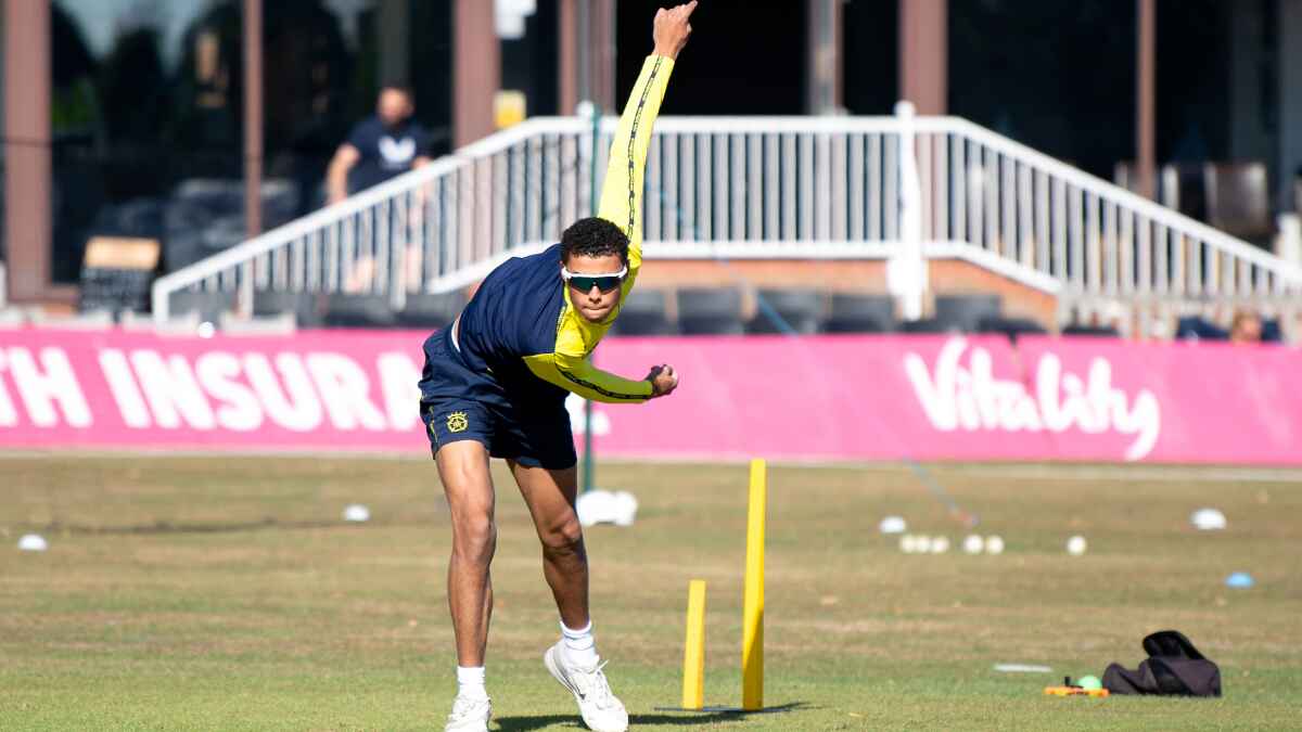 Manny Lumsden has put pen to paper on a two-year deal at Hampshire