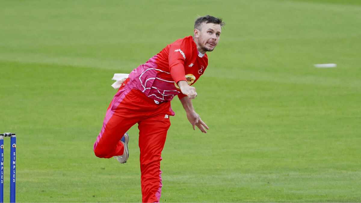 Mason Crane in bowling action during The Hundred