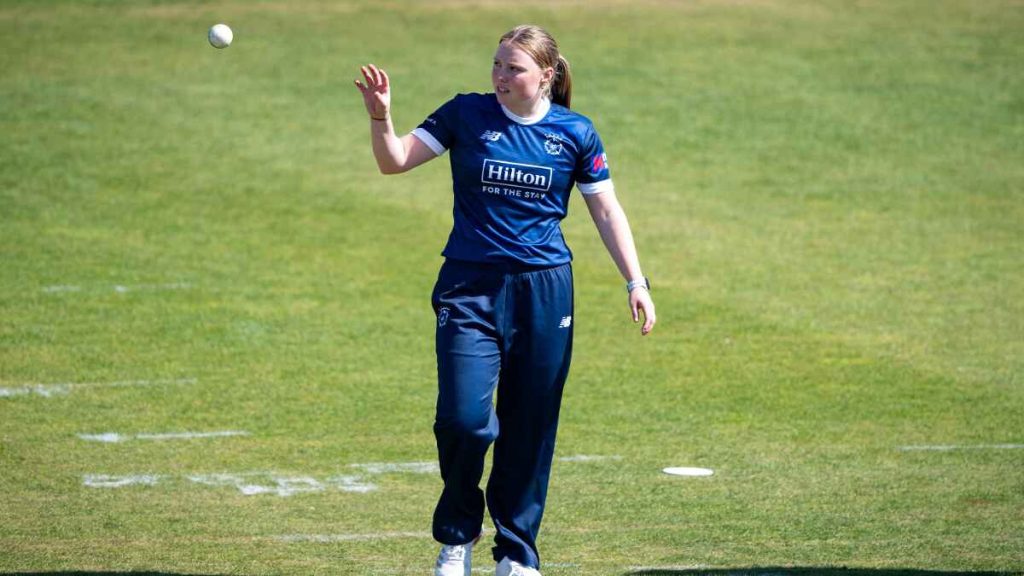 Poppy Tulloch in action for Hampshire