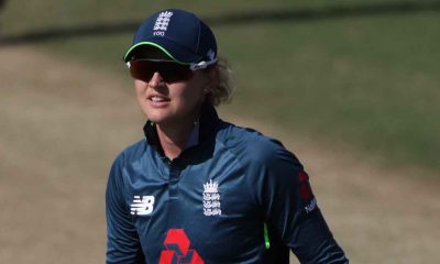 Sarah Taylor keeping wicket for England