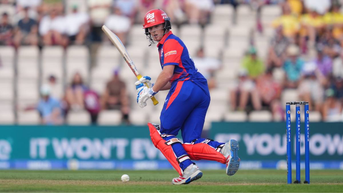 Thomas Rew bats for Southern Brave.