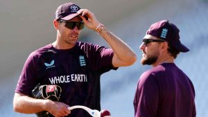 Tim Southee, left, chats to Brendon McCullum, right