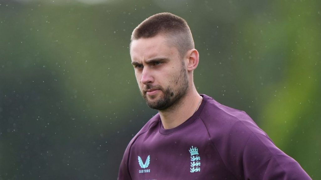 Will Jacks during England training