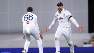 England’s Will Jacks, right, celebrates with Joe Root after catching out Steve Smith