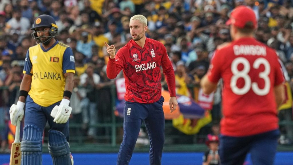 England’s Will Jacks, centre, celebrates the wicket of Sri Lanka’s Dunith Wellalage