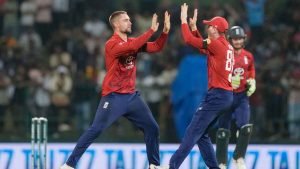 England’s Will Jacks, left, celebrates with teammates