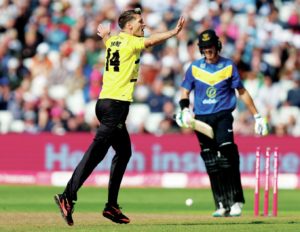 Gloucestershire trounce