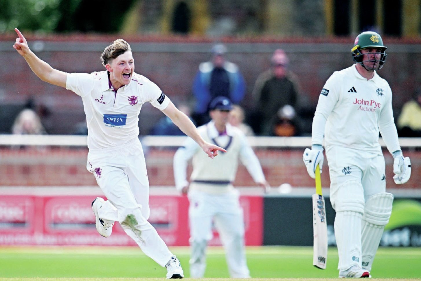 Somerset are top of the table but Notts are close behind