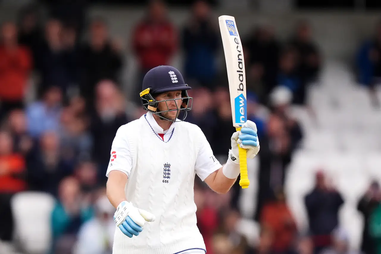 Joe Root got off to a winning start in his second spell as England Test captain with victory over Pakistan.